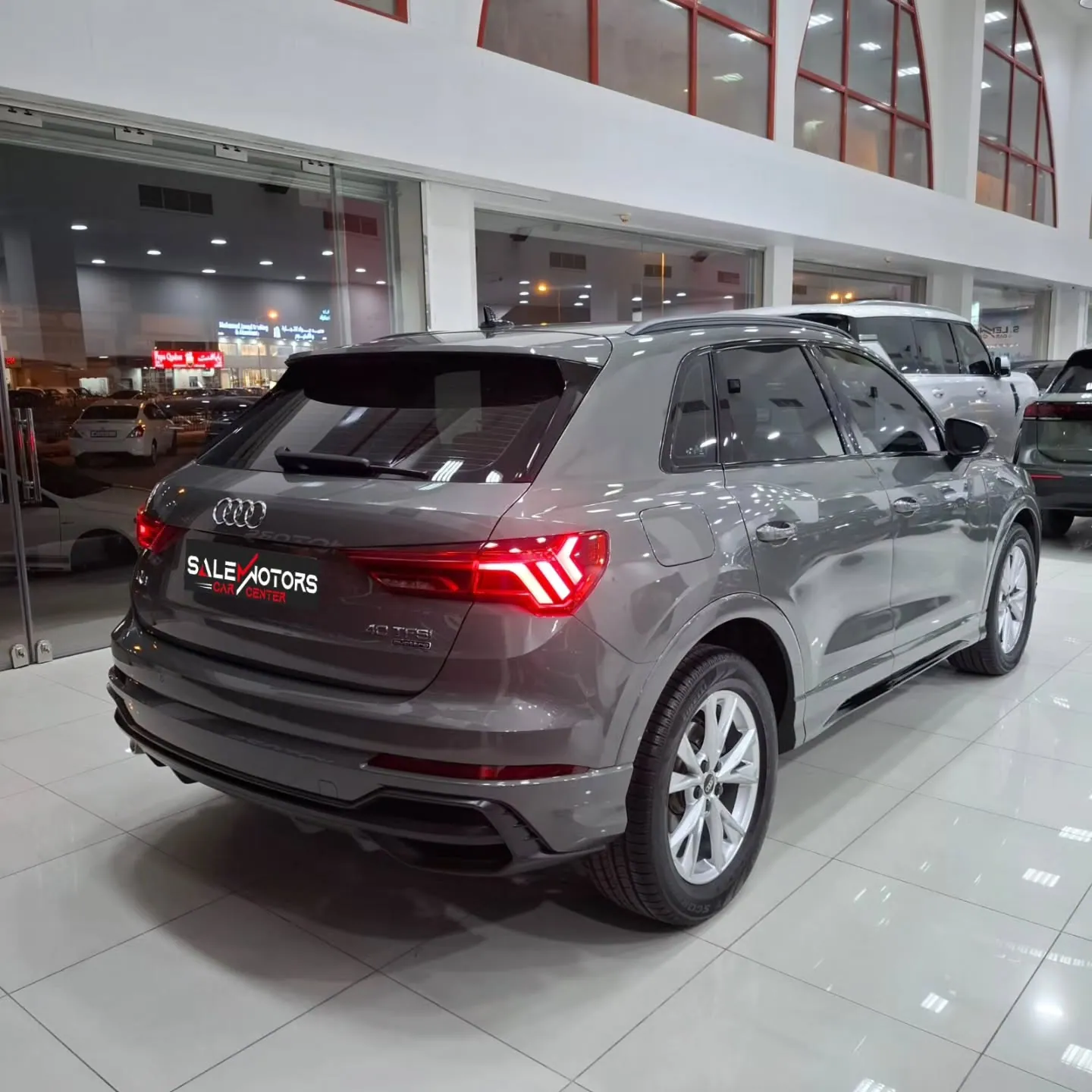 2022 Audi Q3 S line 40 TFSI quattro, photograph 3 of 10