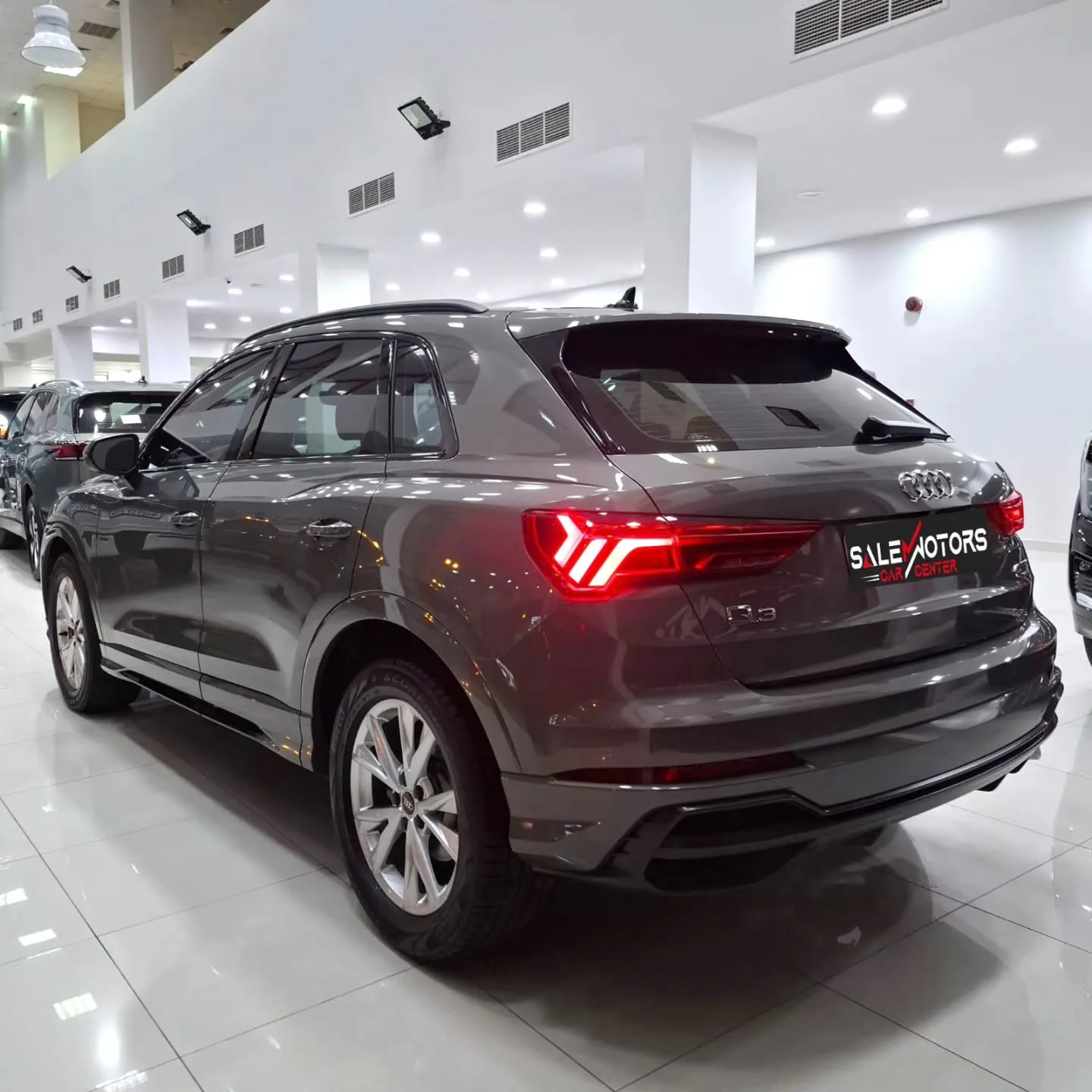2022 Audi Q3 S line 40 TFSI quattro, photograph 4 of 10
