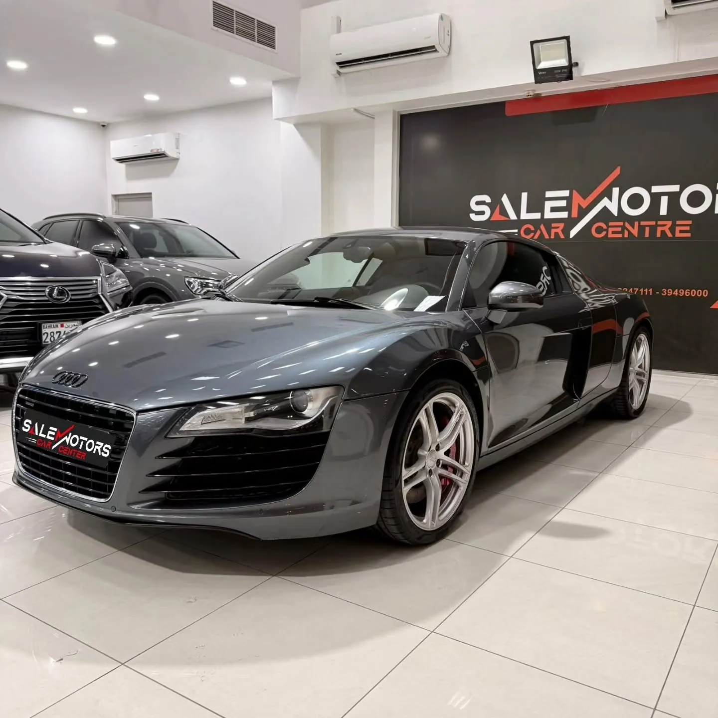2009 Audi R8 4.2 FSI quattro, front three-quarter view