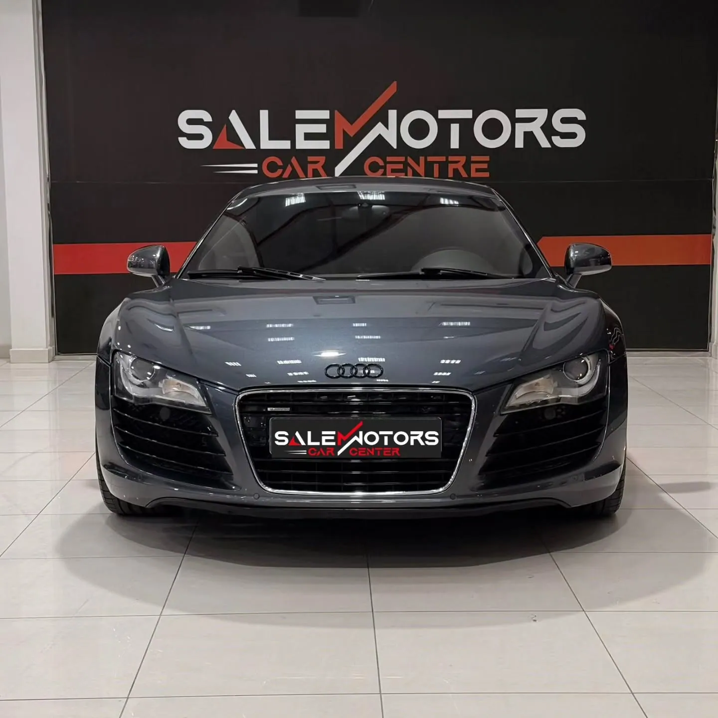 2009 Audi R8 4.2 FSI quattro, photograph 2 of 10