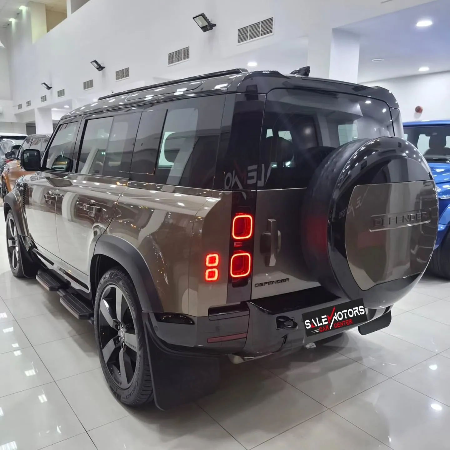 2025 Land Rover Defender 110 X-Dynamic HSE P400, photograph 5 of 10
