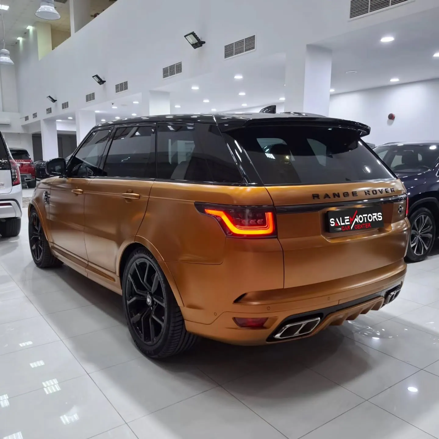 2019 Land Rover Range Rover Sport SVR, photograph 4 of 9